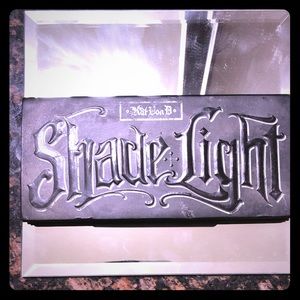 Kat Von D Shade& Light Contour w/ morphe brush!